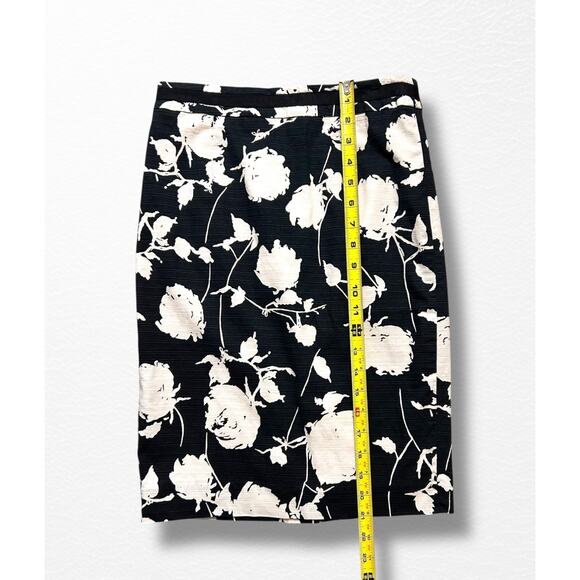 Boden Modern Pencil Skirt, Size 2P - Picture 7 of 8